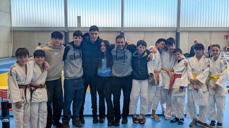 Desoreka judo klubeko kirolariak judoz beteriko astebukaera batean murgildu dira