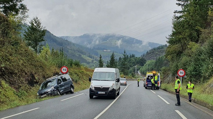 Zauritu bat, Arrasateko saihesbidean izandako auto istripuan