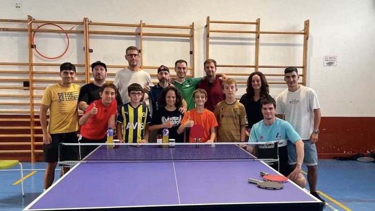 Adin eta maila guztietako mahai tenis jokalarien topaleku izan da Bergara
