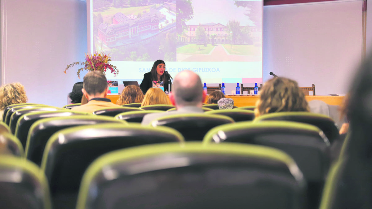 San Juan de Diosek osasun mentalean espezializatutako elkarteen gida osatu du