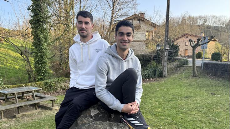 Peru eta Martin Abarrategi: "Polita litzateke ofizioren bat bi anaiok elkarrekin kantatzeko aukera izatea bihar"