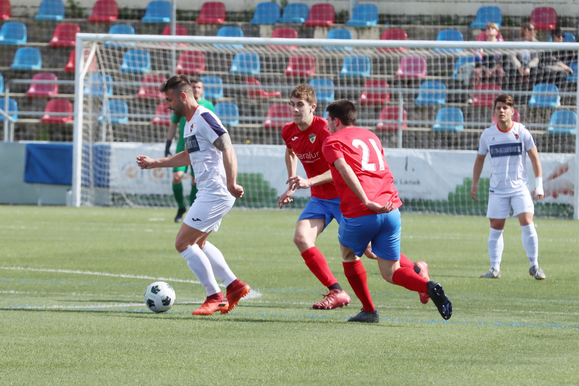 Aloña Mendik 3-0 irabazi dio liderrari