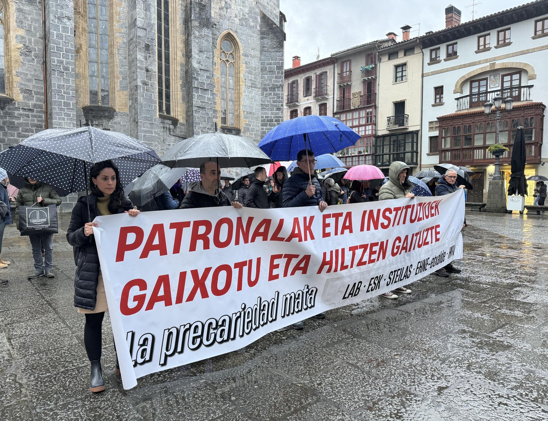 Astelehenean langile baten heriotza eragin zuen Arrasateko lan istripua salatu dute sindikatuek