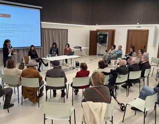 Bakardadeari buruzko esperientzia inspiratzaileak jasotzen ari dira herriz herri