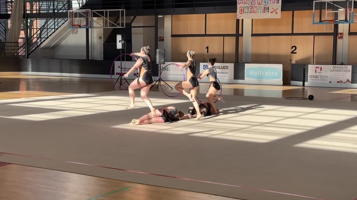 Amateur mailako gimnasten erakustaldia Labegaraietan