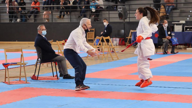Bailarako ordezkariek zortzi domina eskuratu dituzte Euskadiko karate txapelketan