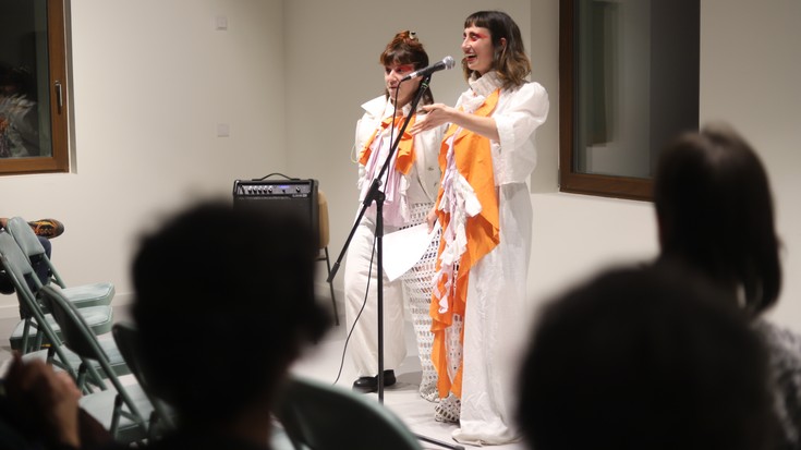 Mejillon Tigre taldearen poesia saio berezia, gaztetxea girotzeko