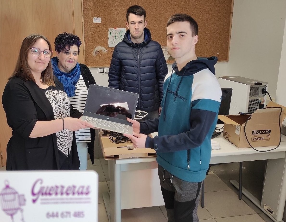 Guerreras elkarteak jaso duen laguntza eskertu du