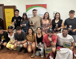 Aloña Mendiko futbol sailekoek jokalariei sariak banatuta bukatu dute denboraldia