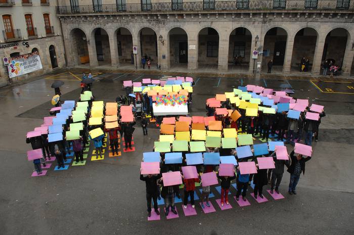 Berdegararen mosaiko erraldoia, San Martin plazan