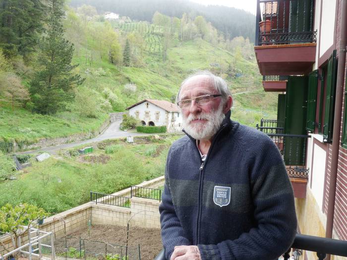 Jose Goronaeta: "Nire ustez, instituzio gehiegi ditugu; guztion mesederako, gutxitu egin beharko lirateke"