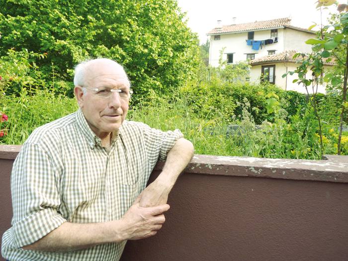 Santi Elejalde: "Gure amak frontean zeuden gudariei taloak egiten zizkiela gogoratzen dut"