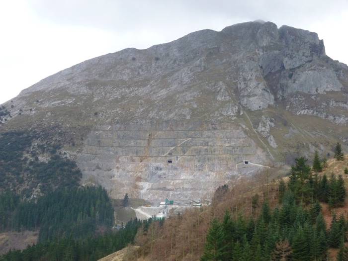 Udal egitasmoen garapen iraunkorra, Kanpantzarko harrobiaren gaineko sententzia eta saneamendu proiektua, besteak beste, aztergai