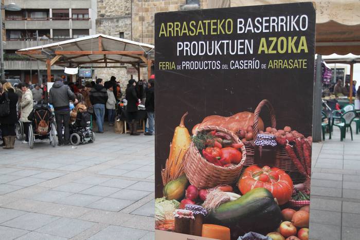 21 postu bihar, Arrasateko Seber Altube plazako baserritarren azokan