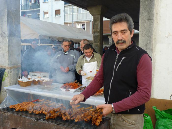 Gastronomiak eta kulturak bat egin dute San Andreseko azokan