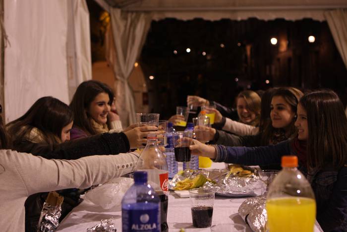 Bergarako gazteak primeran ibili ziren afarian eta DJ jaialdian