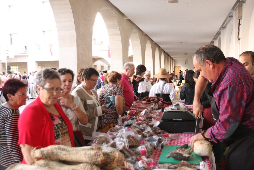 XVIII. Gastronomia eta Folklore Jaiak jatekoa eta edatekoa ekarriko du plazara