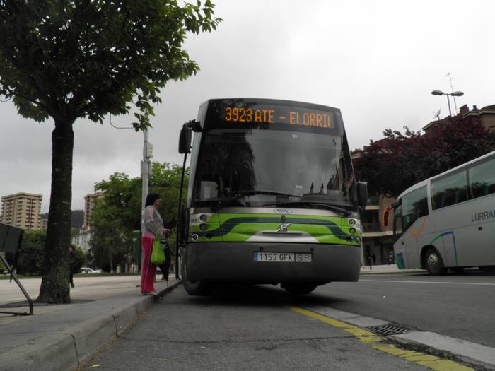 Erabiltzaileak oro har pozik daude Bilborako autobus zerbitzu berriarekin