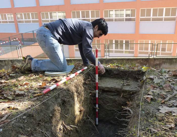 Azaroko indusketa lanek Gazteluondon dorre bat zegoela ziurtatu dute