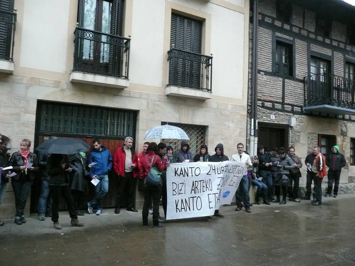 Mozioa eta elkarretaratzea Luis Mari Azkargorta 'Kanto' etxera ekartzea eskatzeko