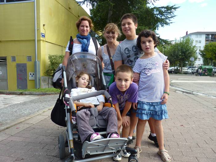 Behar bereziak dituzte, baina ez dute bereiztuta egon nahi