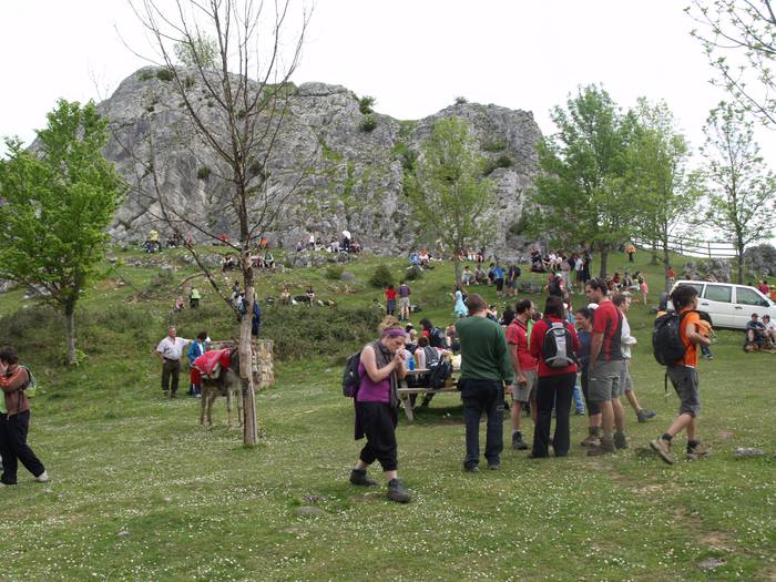 Asteburua Atxorrotzera begira