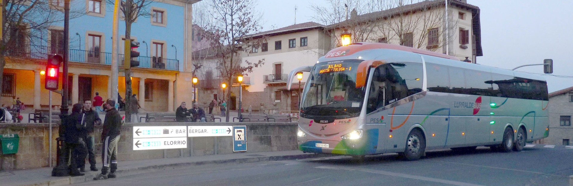 Autobus zerbitzu berezia izango da Elgetako Ferixa Nagusiko jaietara zapatu gauean