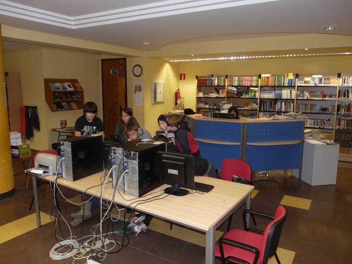 'Irakurri, gozatu eta oparitu' ekimena abian da Aramaion, bigarrenez