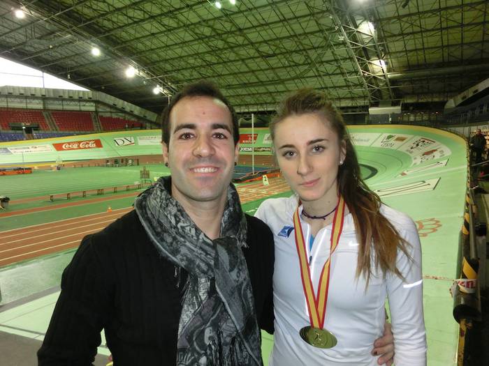 Sabadellera "gerra" ematera joango dira atleta arrasatearrak