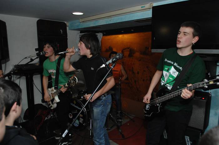 Freedom Boys taldearekin punk eta oi! doinuak Inkernun