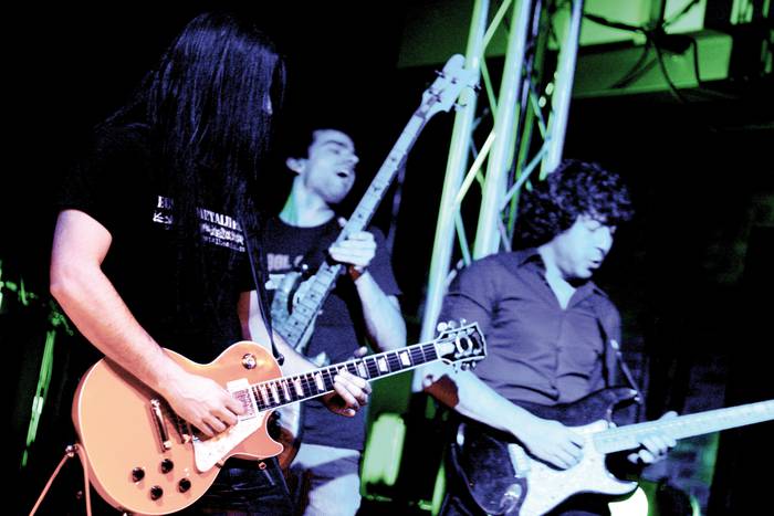 Fat Lizzy: "Gure ibilbide musikalean oso presente egon da Thin Lizzy"