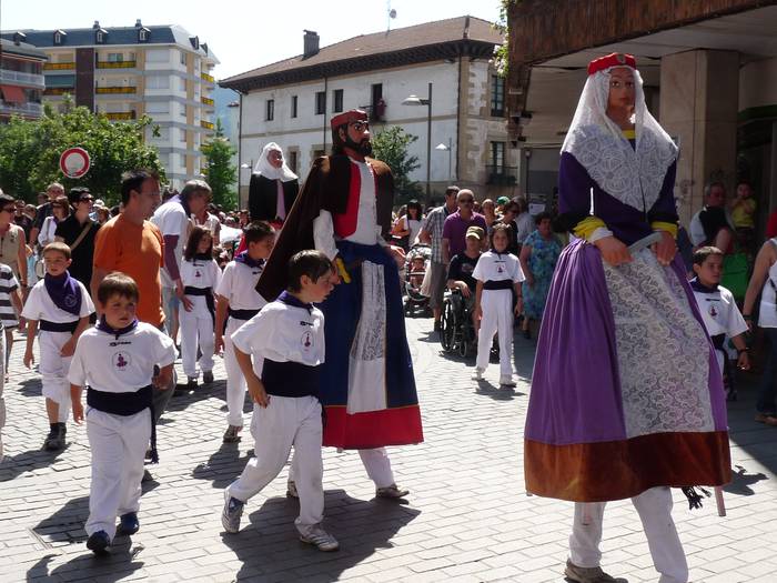 Erraldoi eta kilikien egutegien zozketak badu zenbaki saritua: 1.098