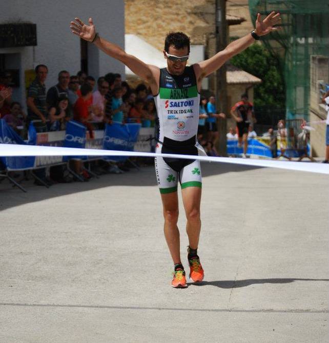 Beñat Arnaiz triatletak lagunduta, korrika egiteko hitzordua zapatuan