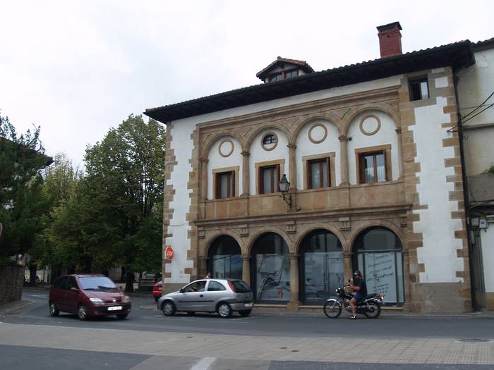 Mendiko kale herrigune historikoan sartuko du Eusko Jaurlaritzak