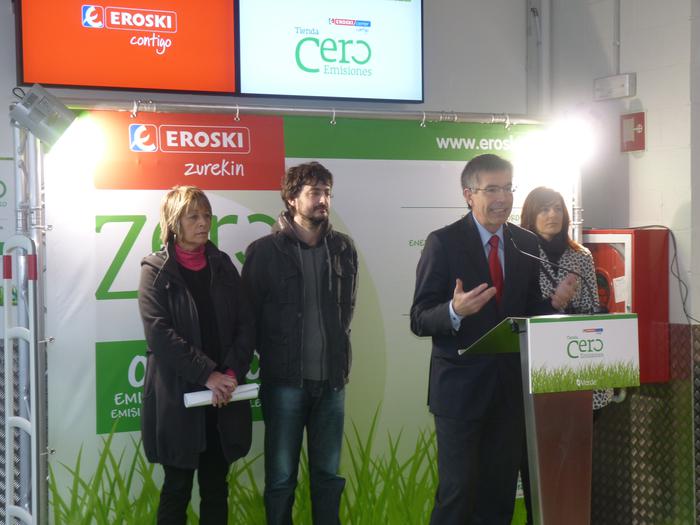 Guztiz jasangarria den Europako lehenengo denda inauguratu du Eroskik Oñatin