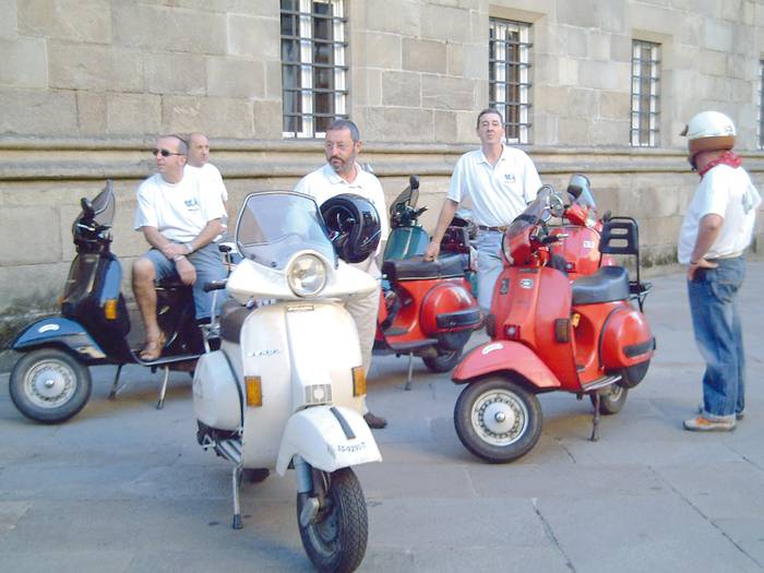 Vespa gainean... eta ibili munduan