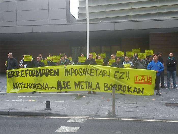 Lanuzteak metalgintzako enpresetan