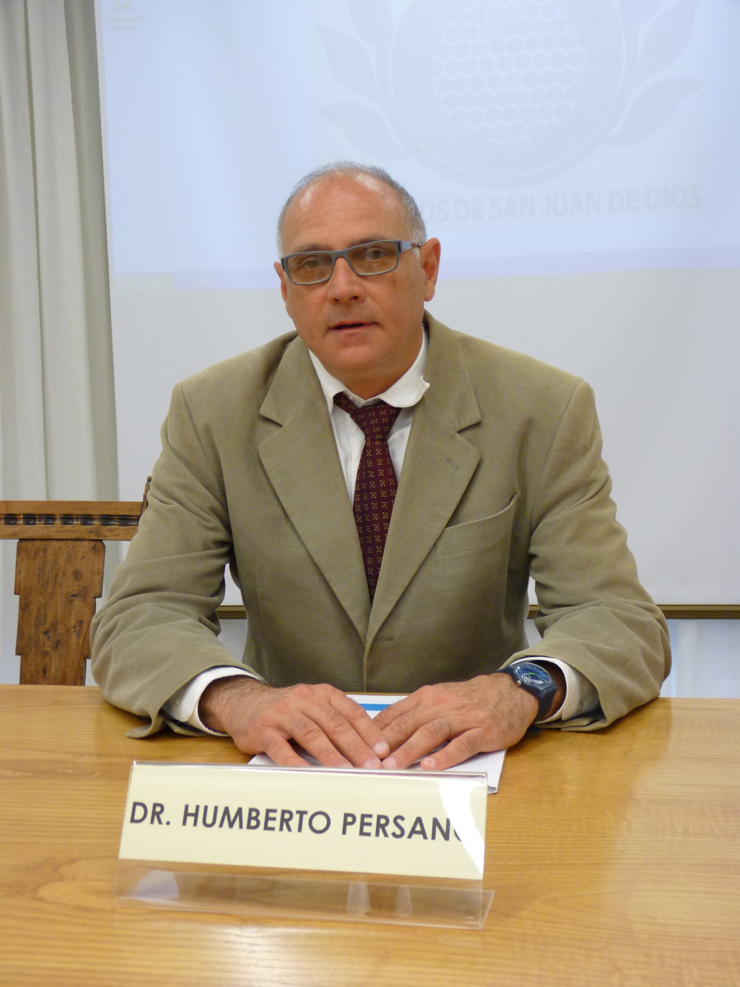 Humberto Persano: "Botikak oso onak izan daitezke sintomak tratatzeko, baina ez dute bizitza konpontzen"