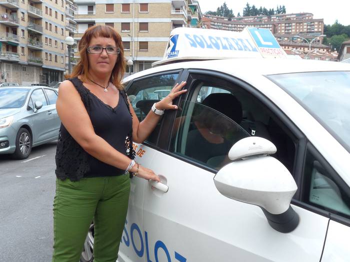 Marisa Fernandez de Arroiabe: "Egin behar den bidaiaren araberako autoa aukeratzea garrantzitsua da"