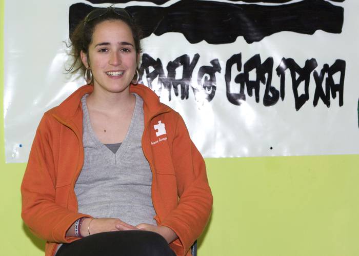 Pili Alvarez Moles: "Gaztetxeetan zentzua duen edozer egin daiteke, baita musika klasikoko kontzertuak ere"