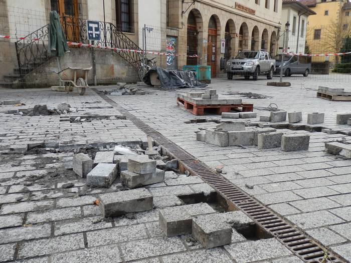 Gazteleku aurreko adokinak aldatuko dituzte