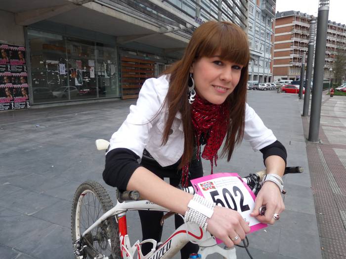 Ainhoa Eraña: "Aste barruan spinningeko klaseak ematen ditut Antzuolan; hori da nire entrenamendua"