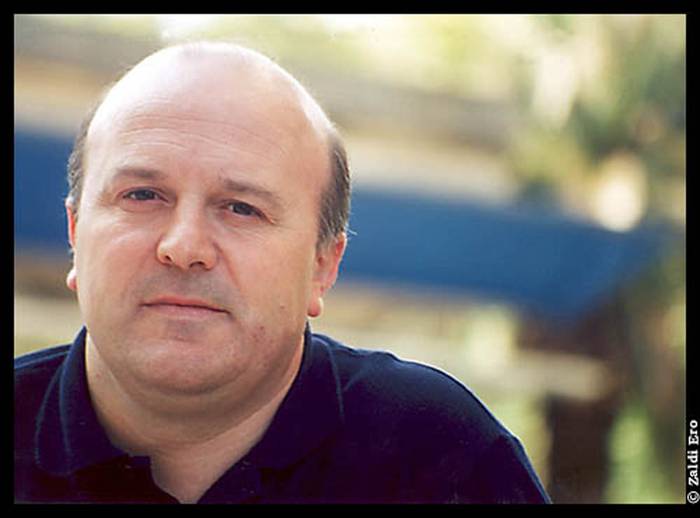Iñaki Aldekoa oñatiarra, euskaltzain urgazle