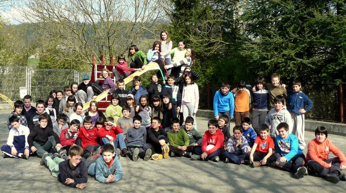 Bailarako gazteak elkartasunaren eredu