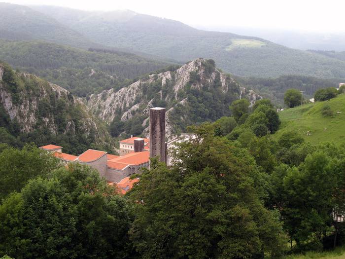 Arantzazu eta inguruak disfrutatzeko mendi irteerak domekatik hasita