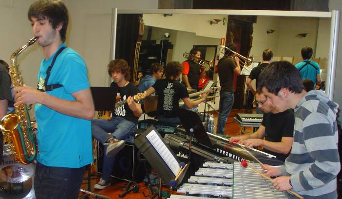 'Jam session' bat antolatu dute Arrasate Musikalekoek Monterronen