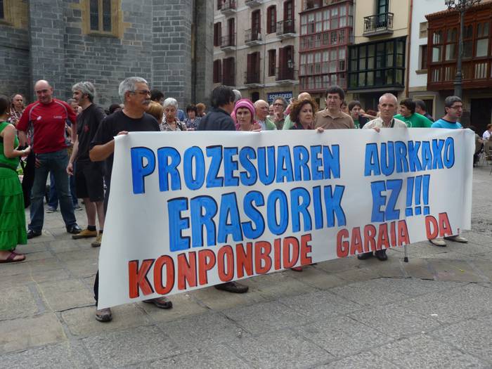 "Estatuaren indarkeriaren aurrean bake eta normalizazio prozesuaren aldeko ahaleginak indarberriteko deia egin nahi dugu"