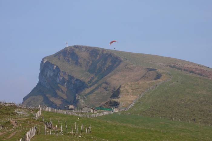 Aloñako Igoerarekin batera, parapente lasterketa egingo dute