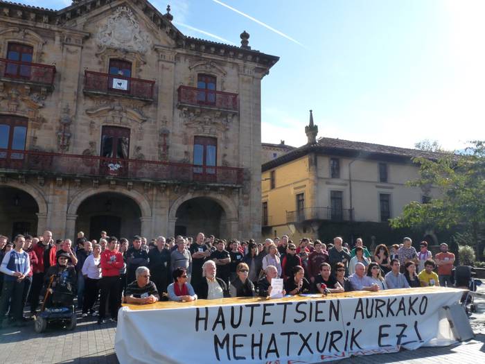 Mehatxuekin ez dutela garai politiko berria oztopatuko esan du Bilduk