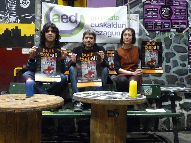 Iturriaga, 'Osoron' eta AED bat eginda, 'Buah txabal!' antzezlanean